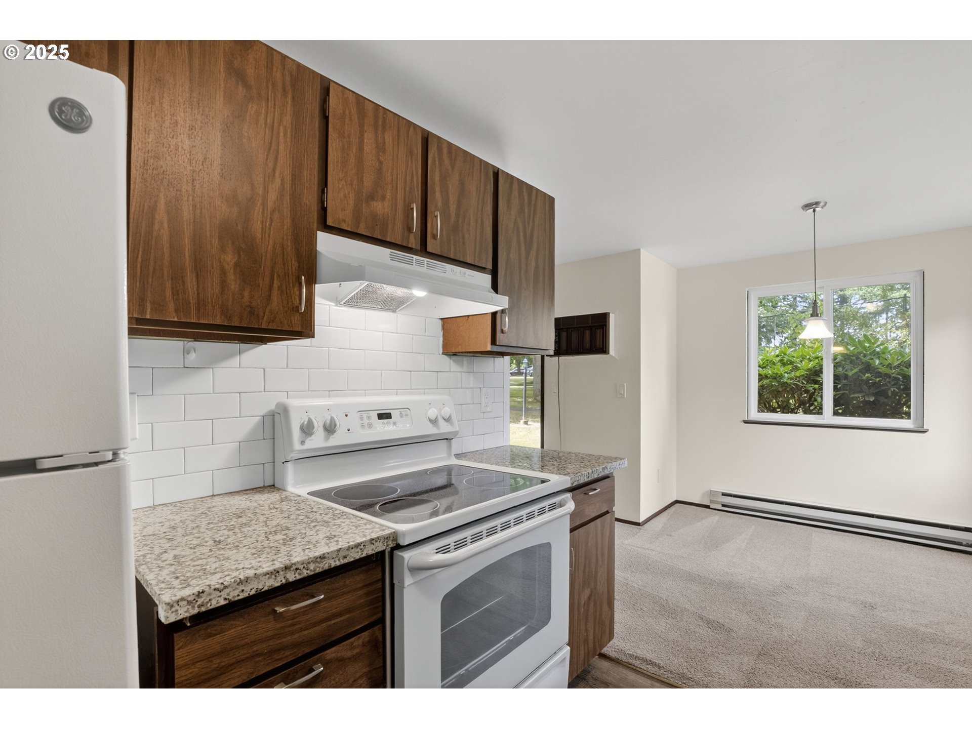 Photo #4: 621367279 Listing 