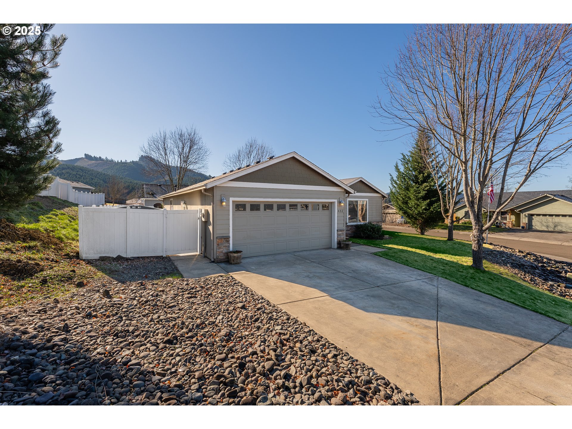 Photo of 632 VALLEY VISTA ST Sutherlin OR 97479