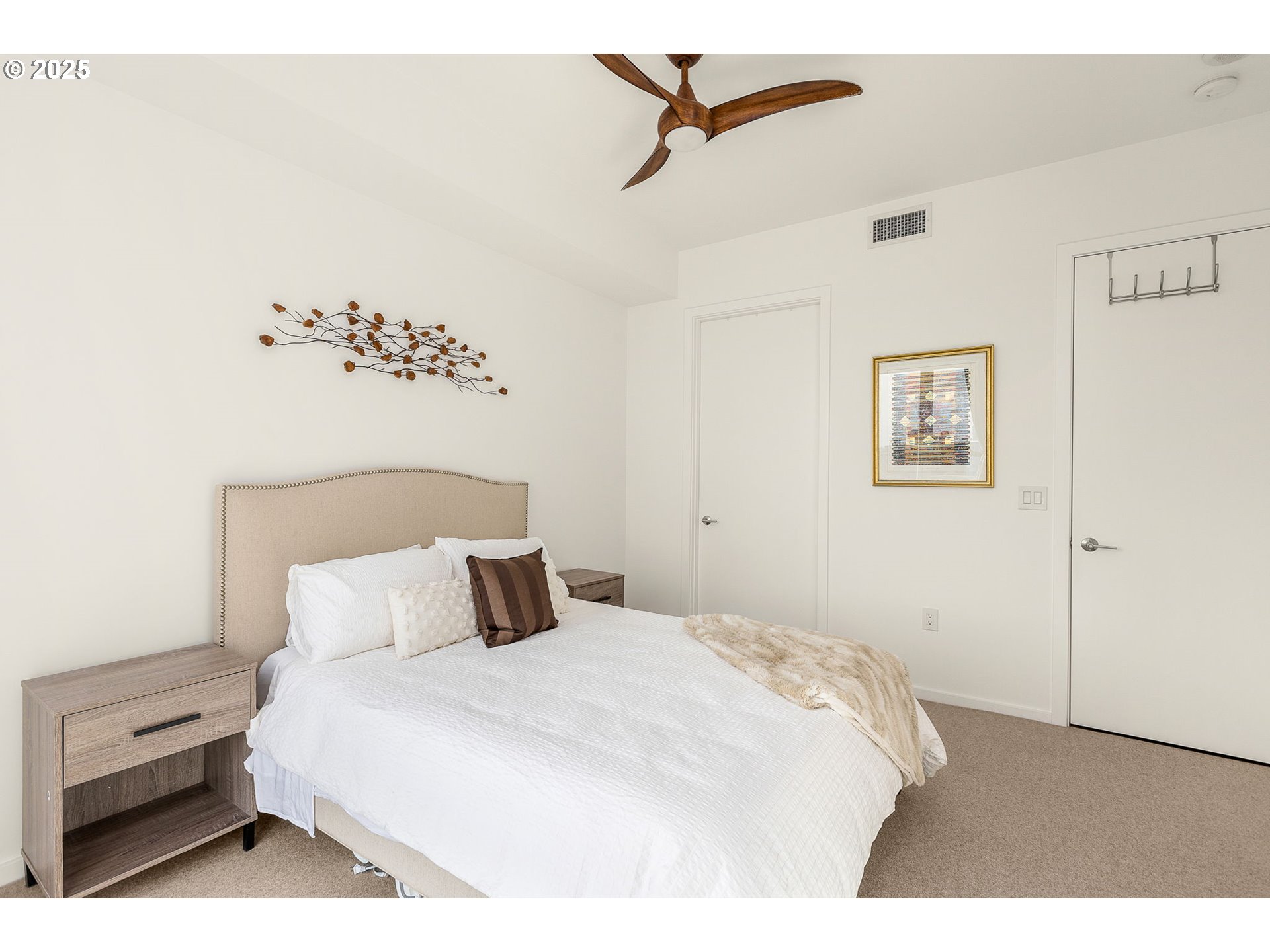 Photo #3: 623030307 Listing 