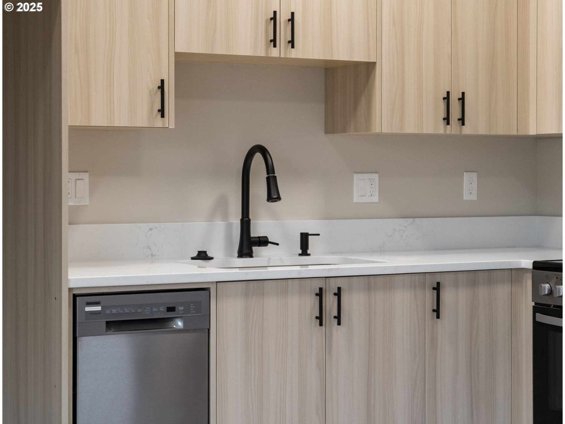 Photo #8: 623044204 Listing: Photo #8