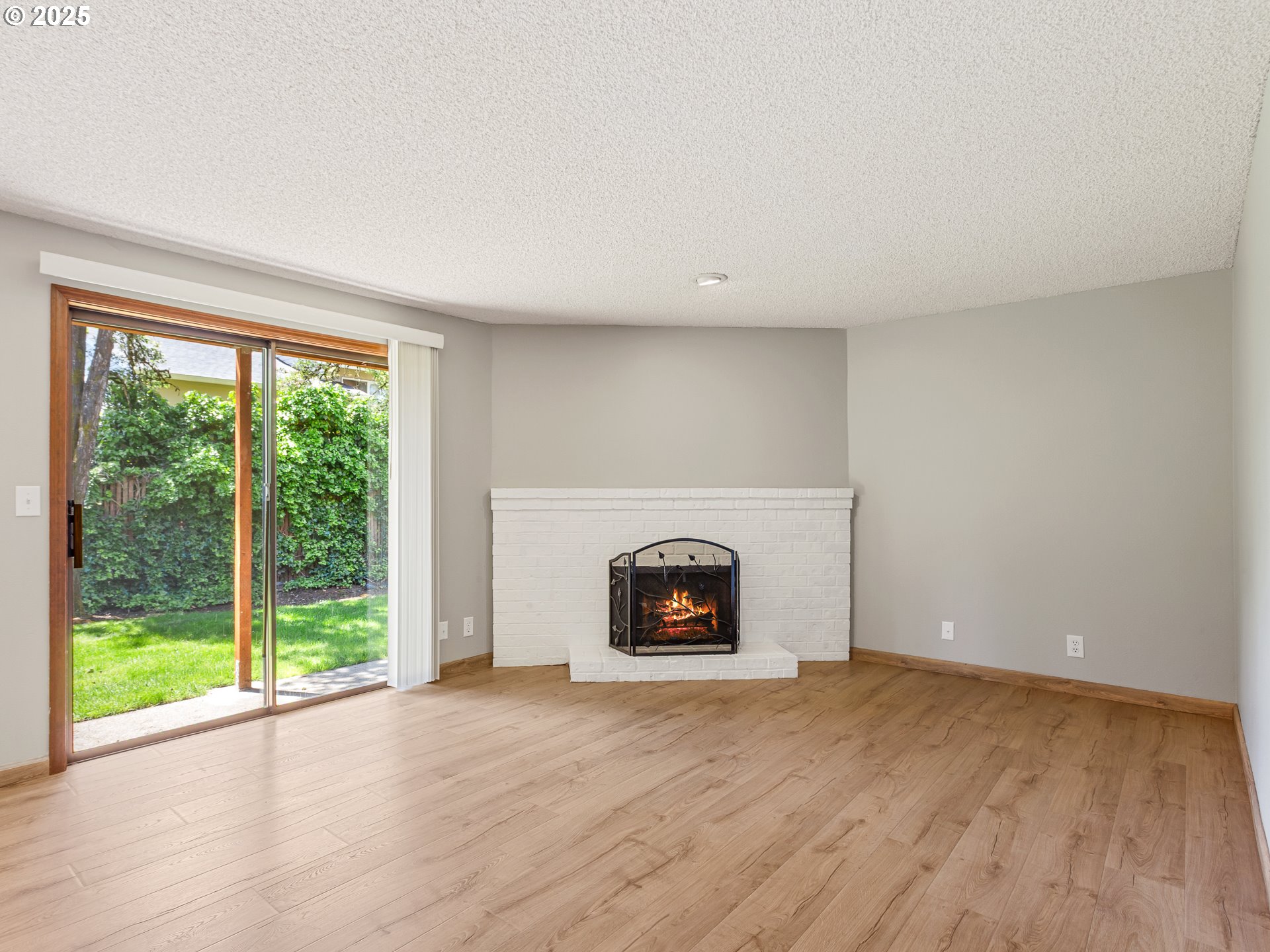 Photo #3: 623129706 Listing 