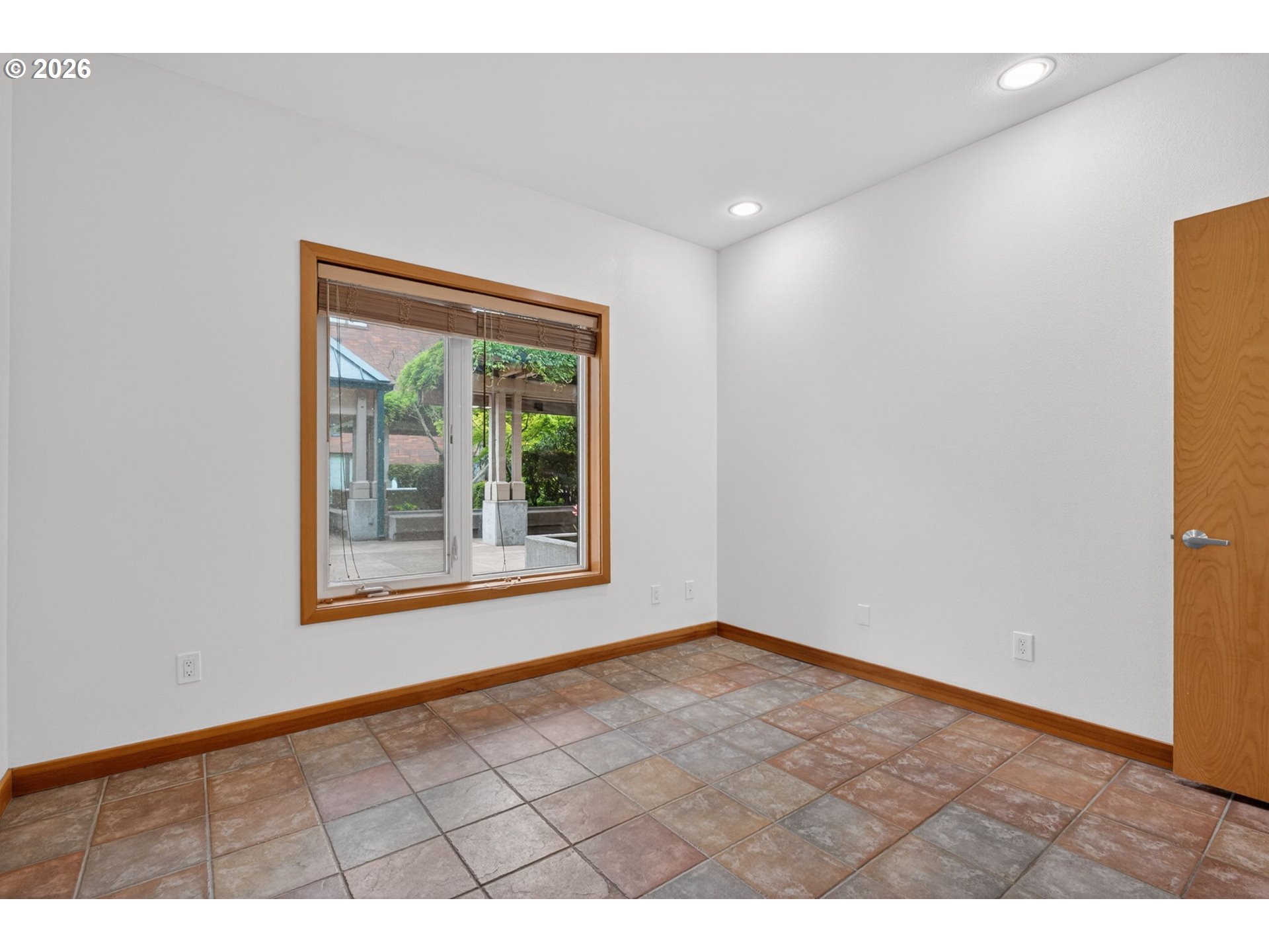 Photo #11: 623417259 Listing: Photo #11