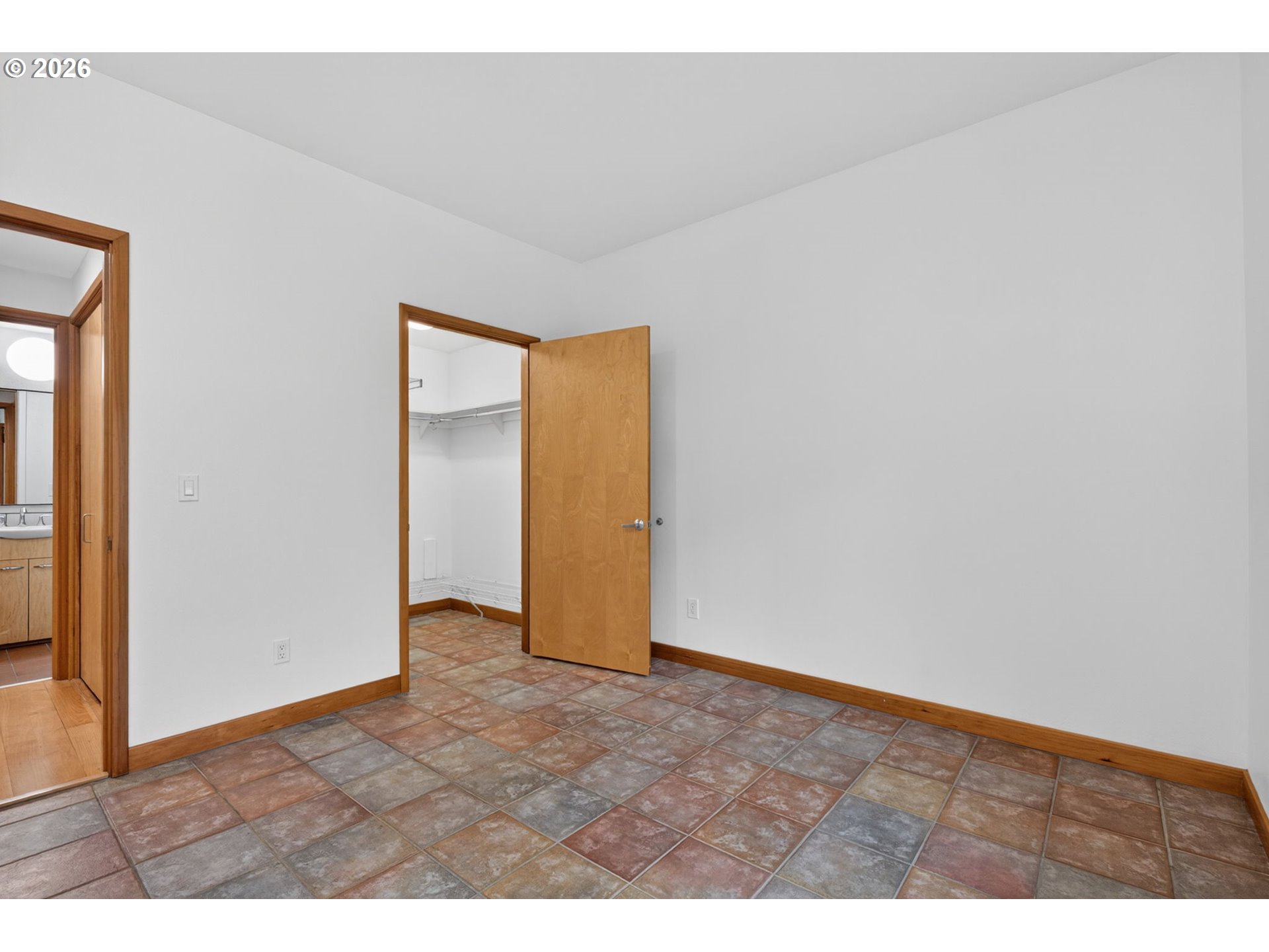 Photo #12: 623417259 Listing: Photo #12