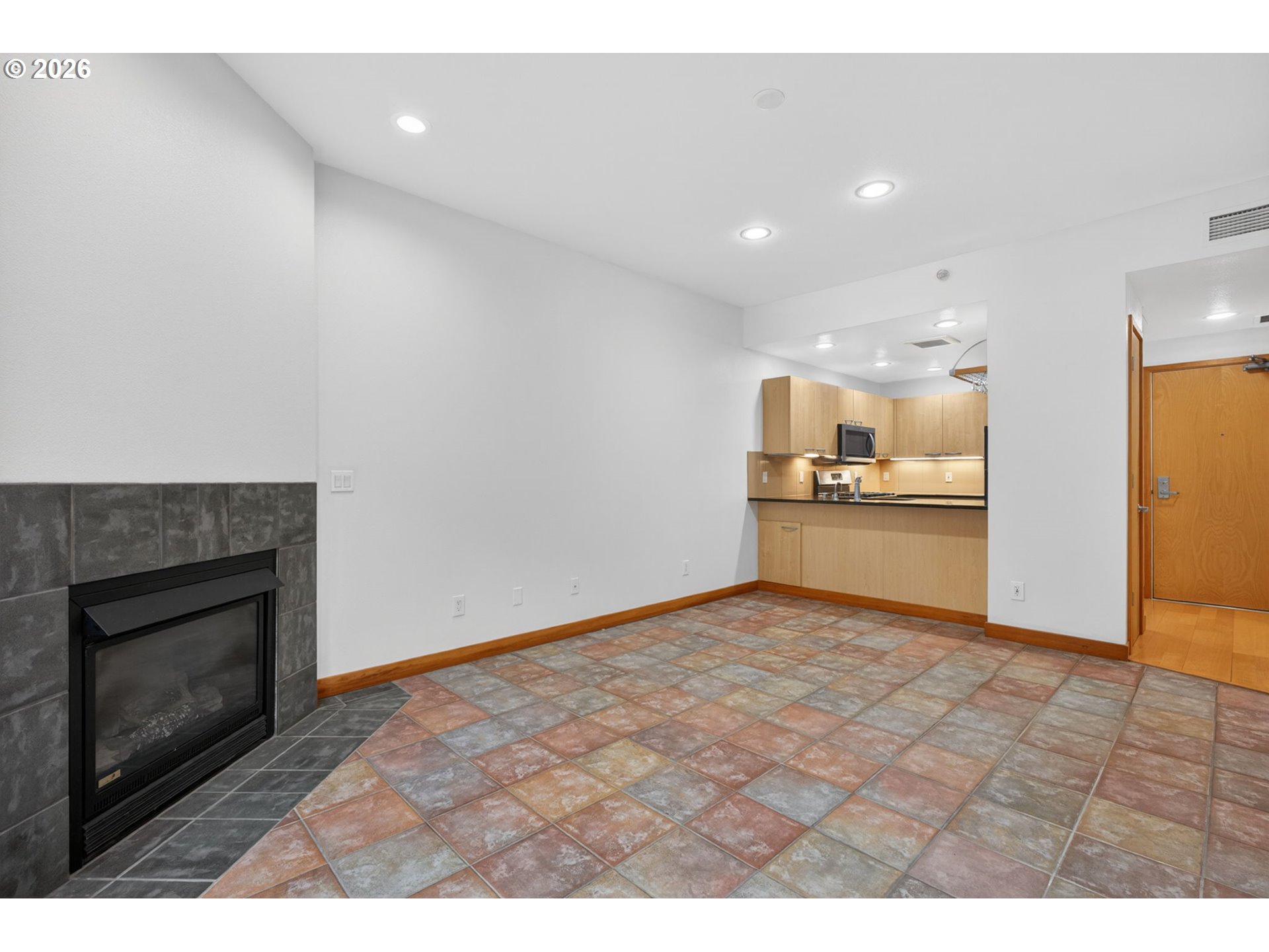 Photo #6: 623417259 Listing: Photo #6