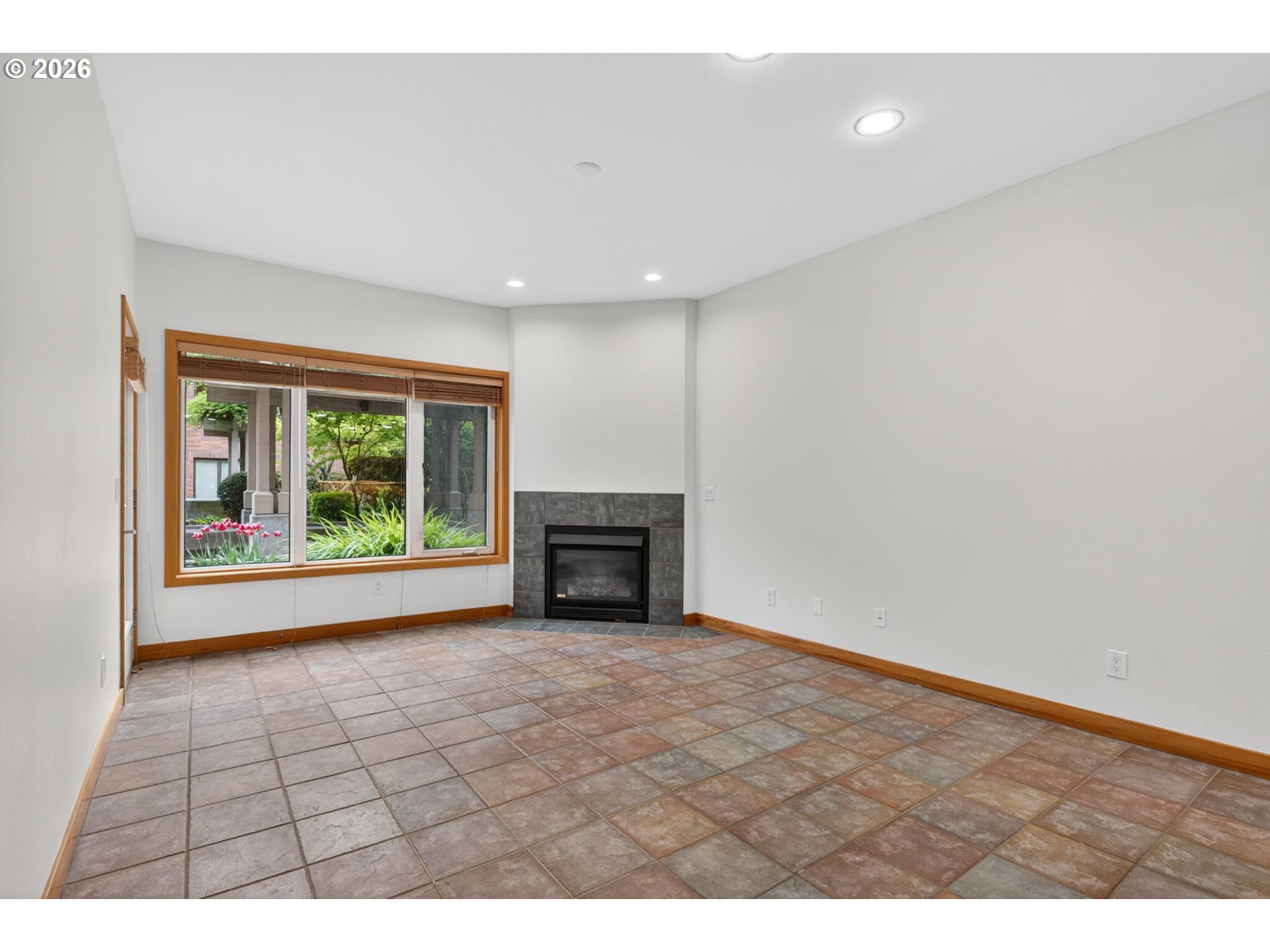 Photo #8: 623417259 Listing: Photo #8