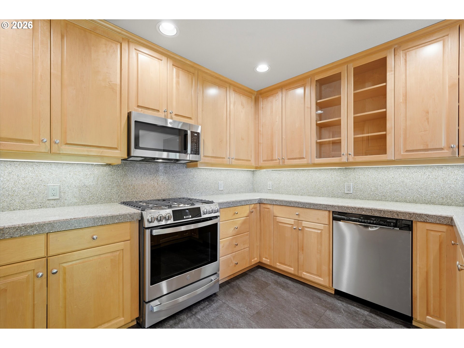 Photo #12: 624219853 Listing: Photo #12