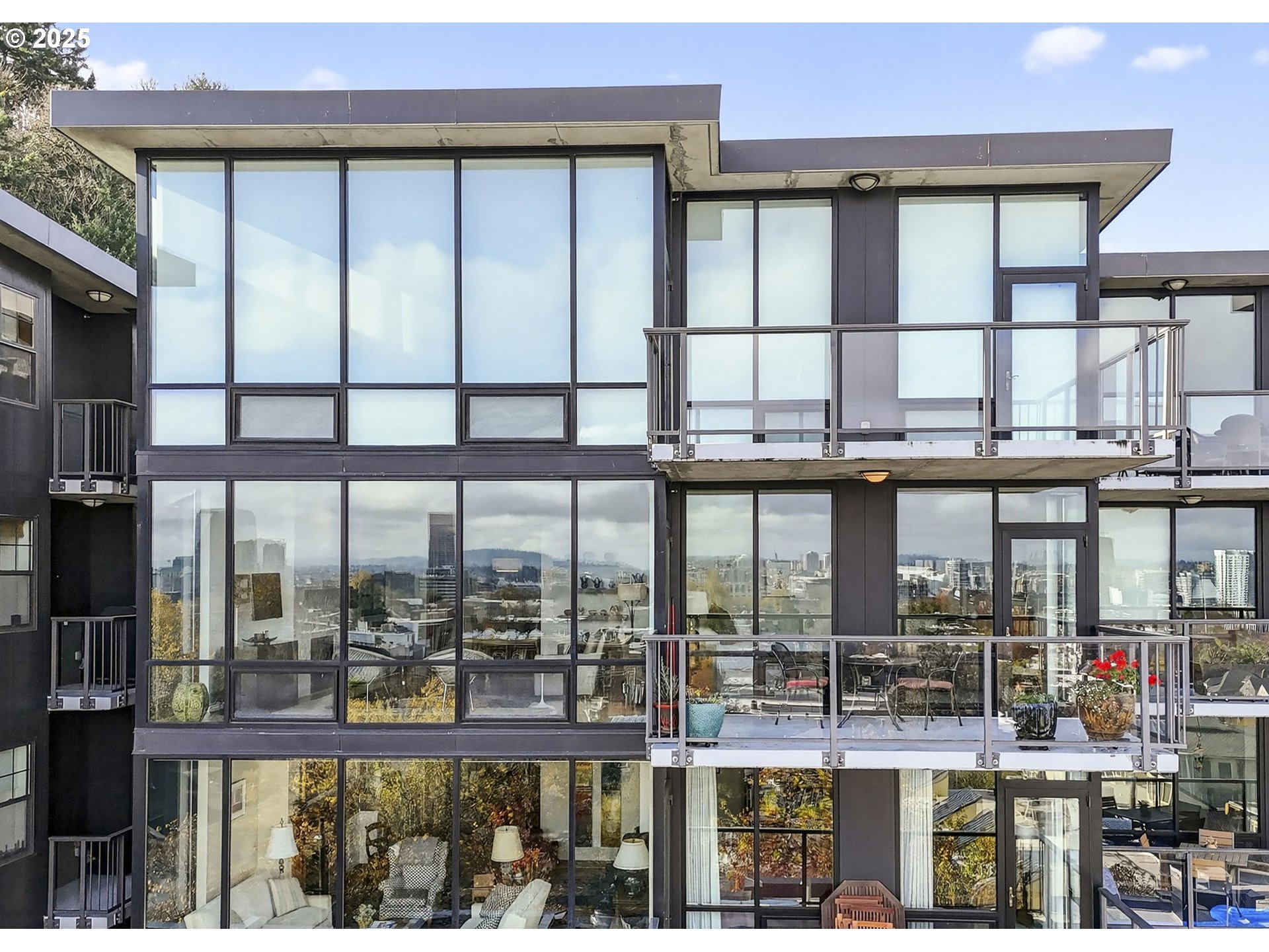 Photo #1: 624926094 Listing: Photo #1