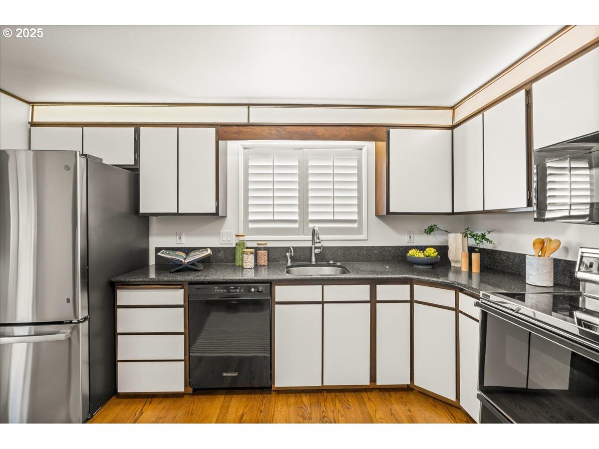 4470 LAKEVIEW BLVD, Lake Oswego, OR, 97035