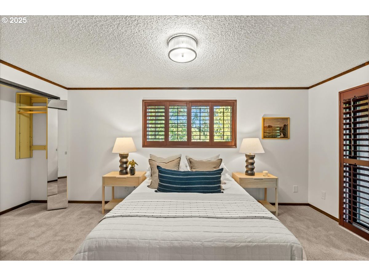 4470 LAKEVIEW BLVD, Lake Oswego, OR, 97035