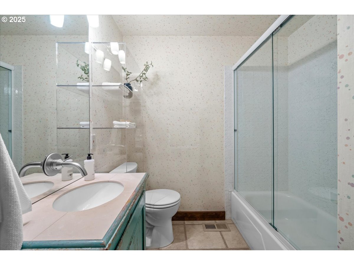 4470 LAKEVIEW BLVD, Lake Oswego, OR, 97035