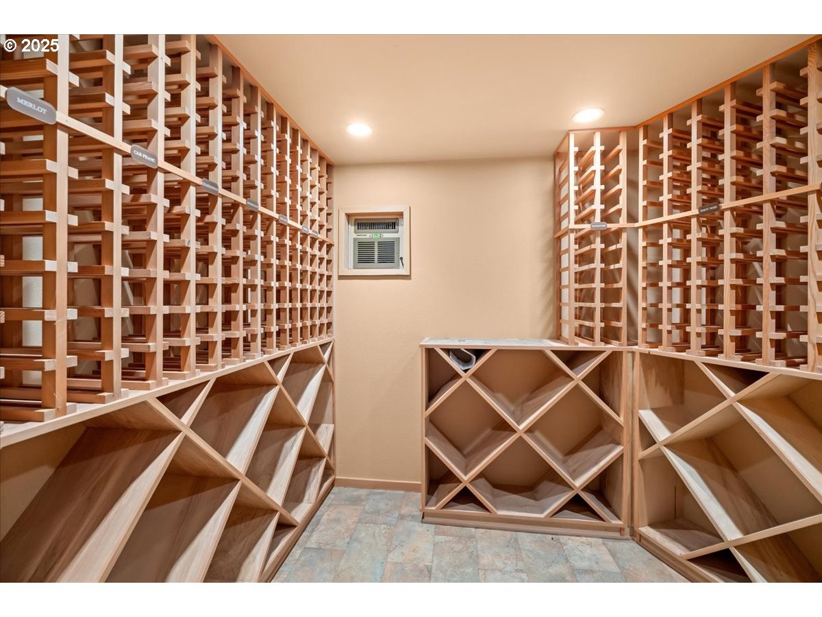 4470 LAKEVIEW BLVD, Lake Oswego, OR, 97035