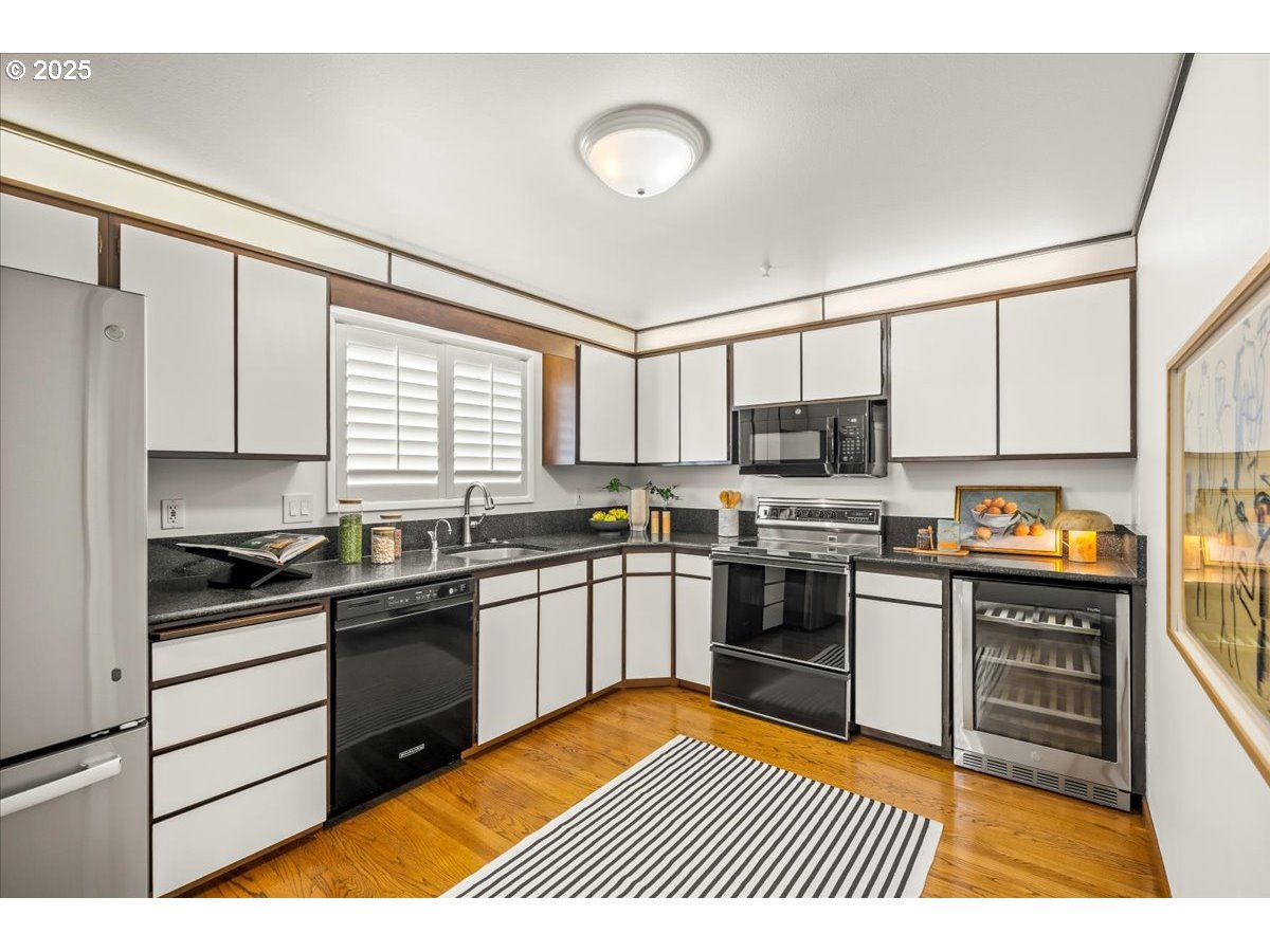 4470 LAKEVIEW BLVD, Lake Oswego, OR, 97035