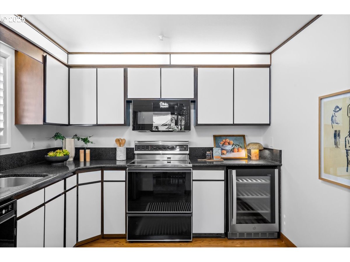 4470 LAKEVIEW BLVD, Lake Oswego, OR, 97035