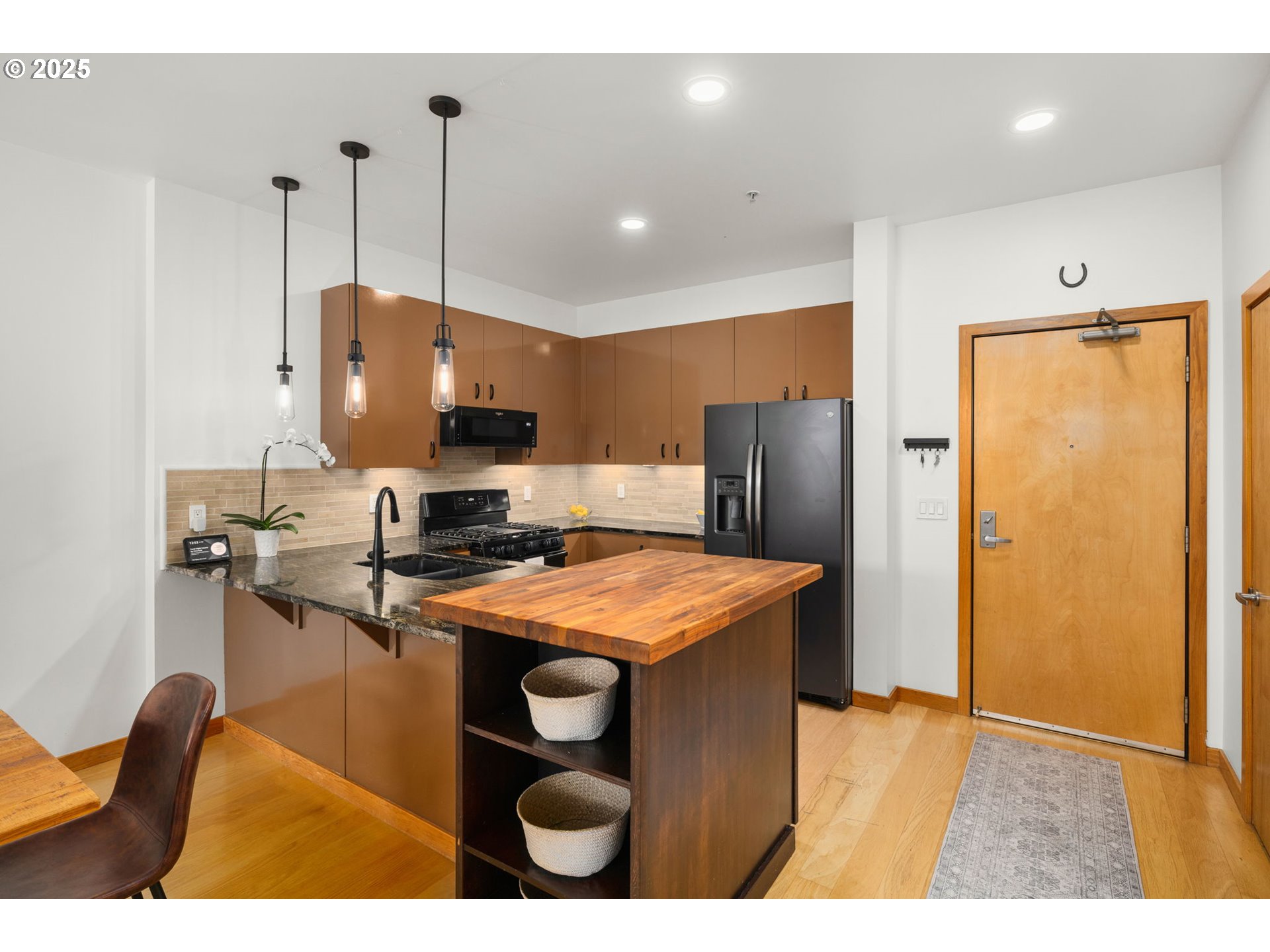 Photo #3: 625866222 Listing 