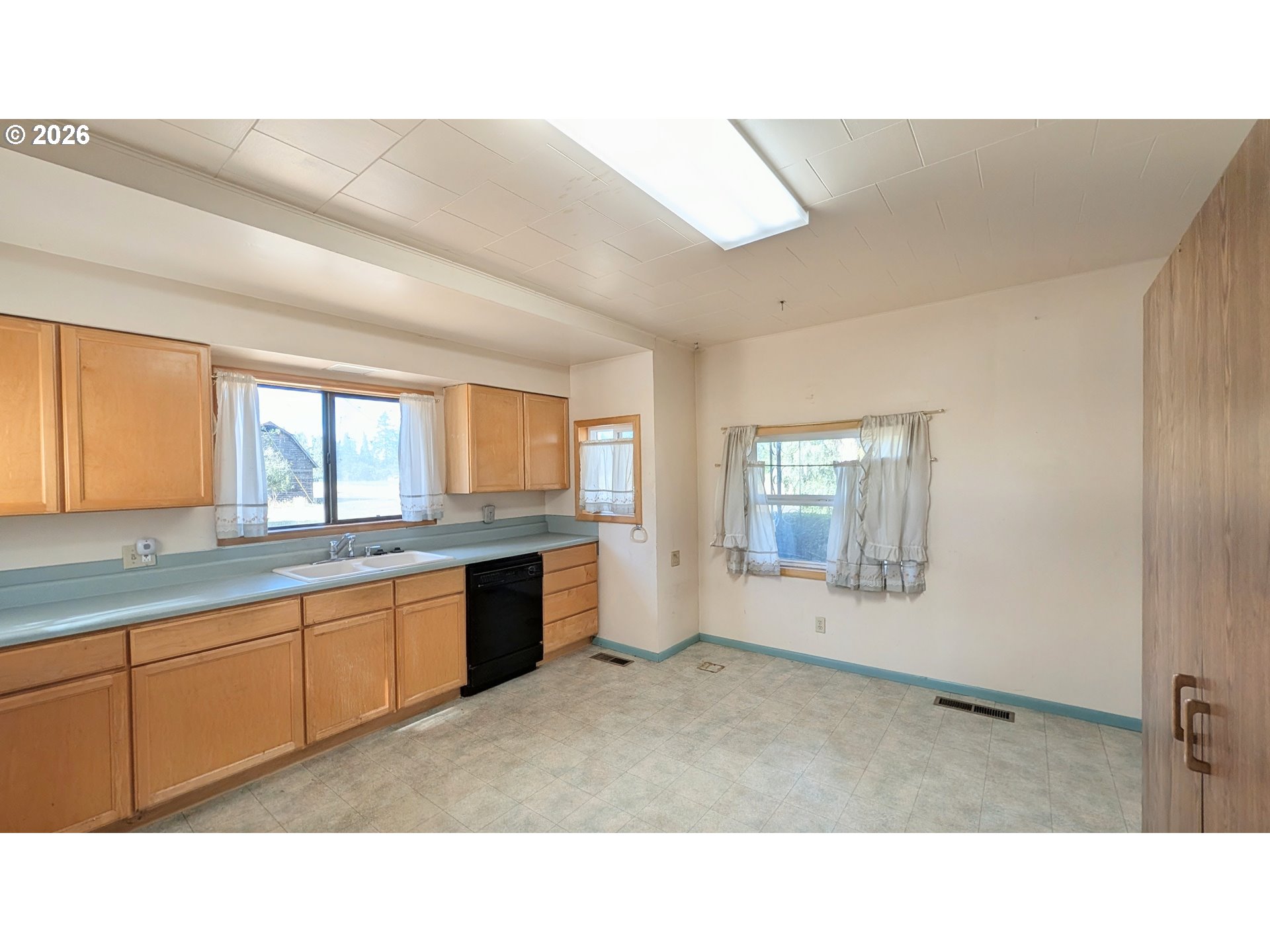 Property photo 11 of 36