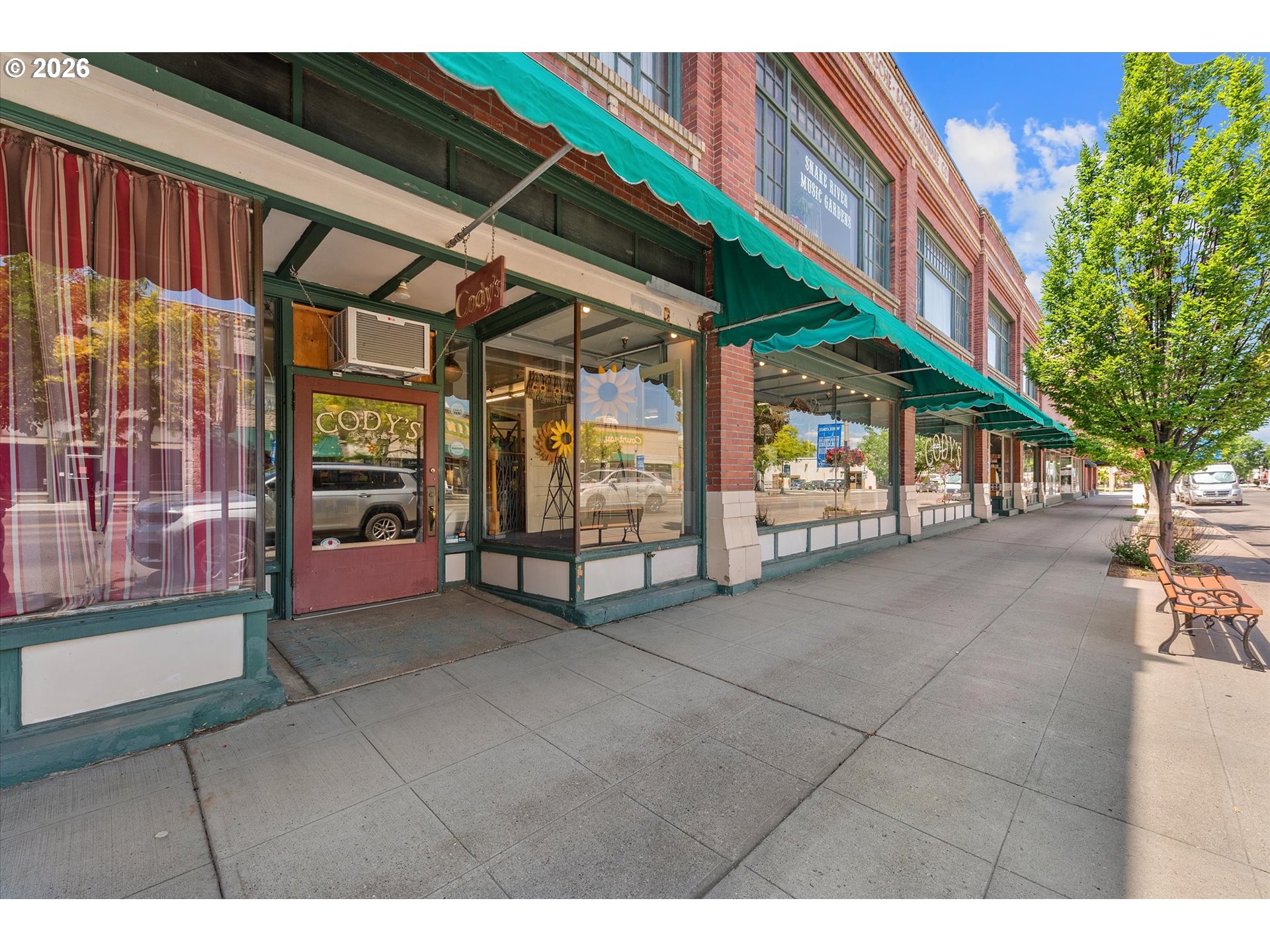 2101 Main St
