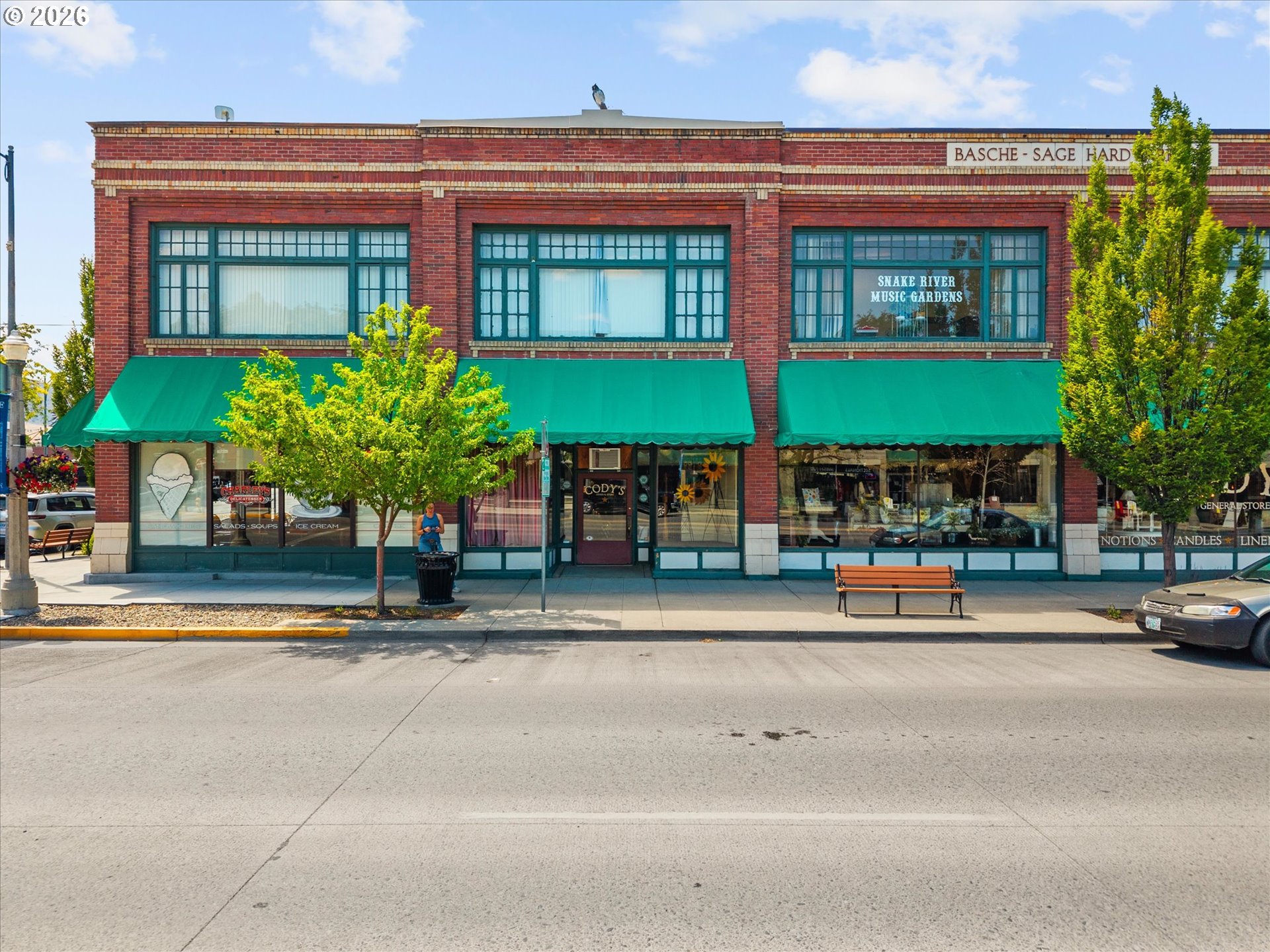 2101 Main St