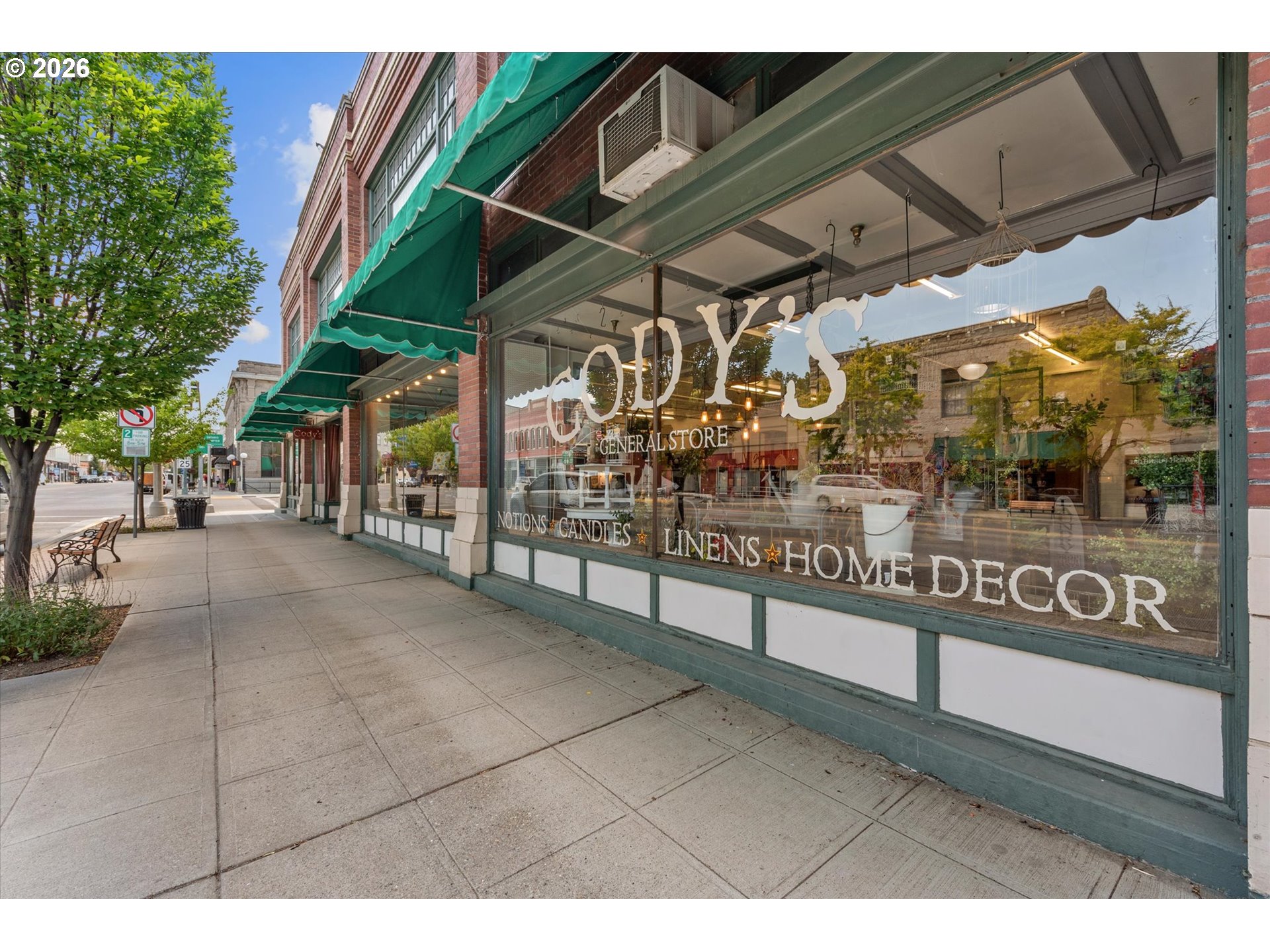 2101 Main St