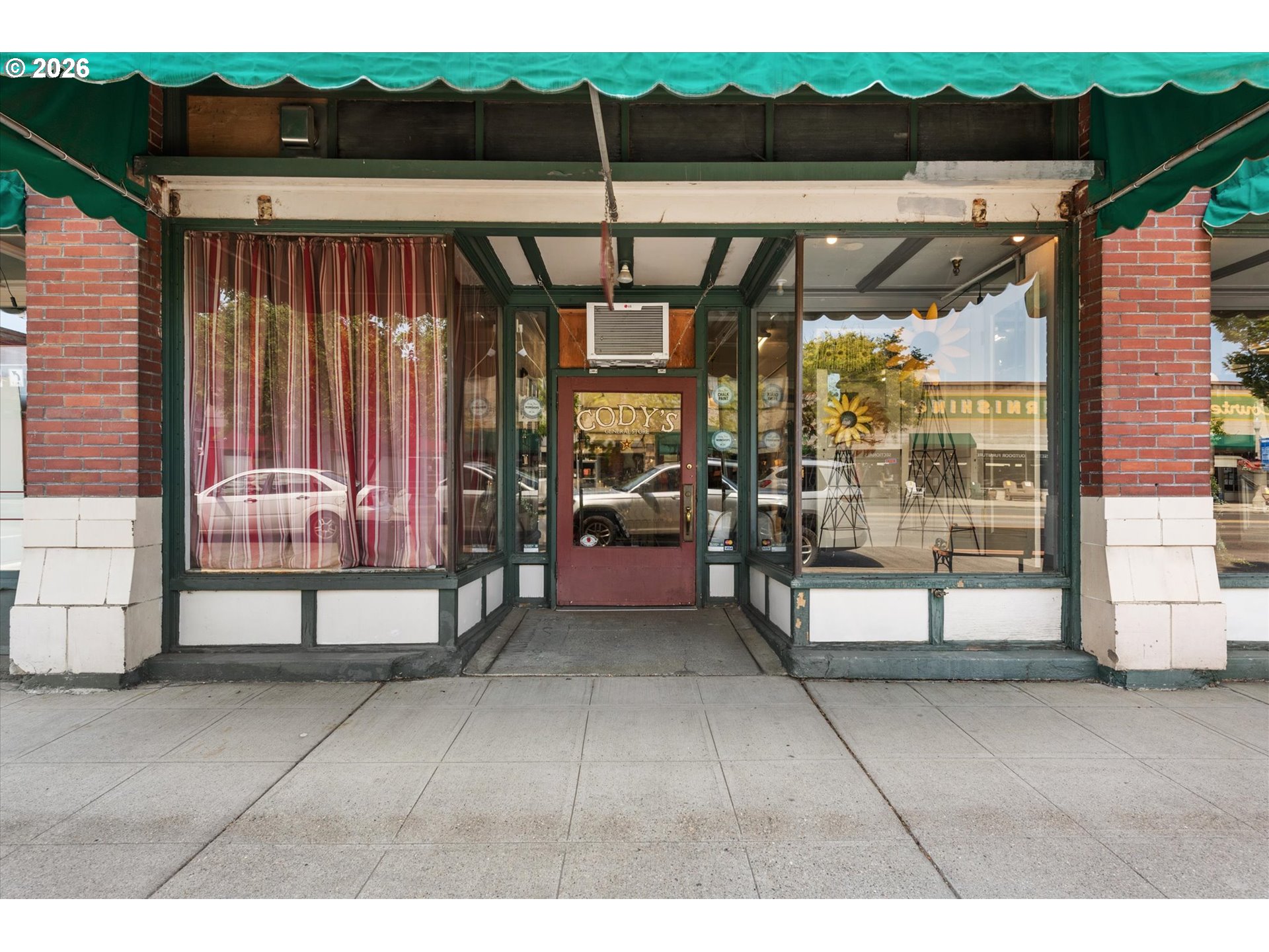2101 Main St