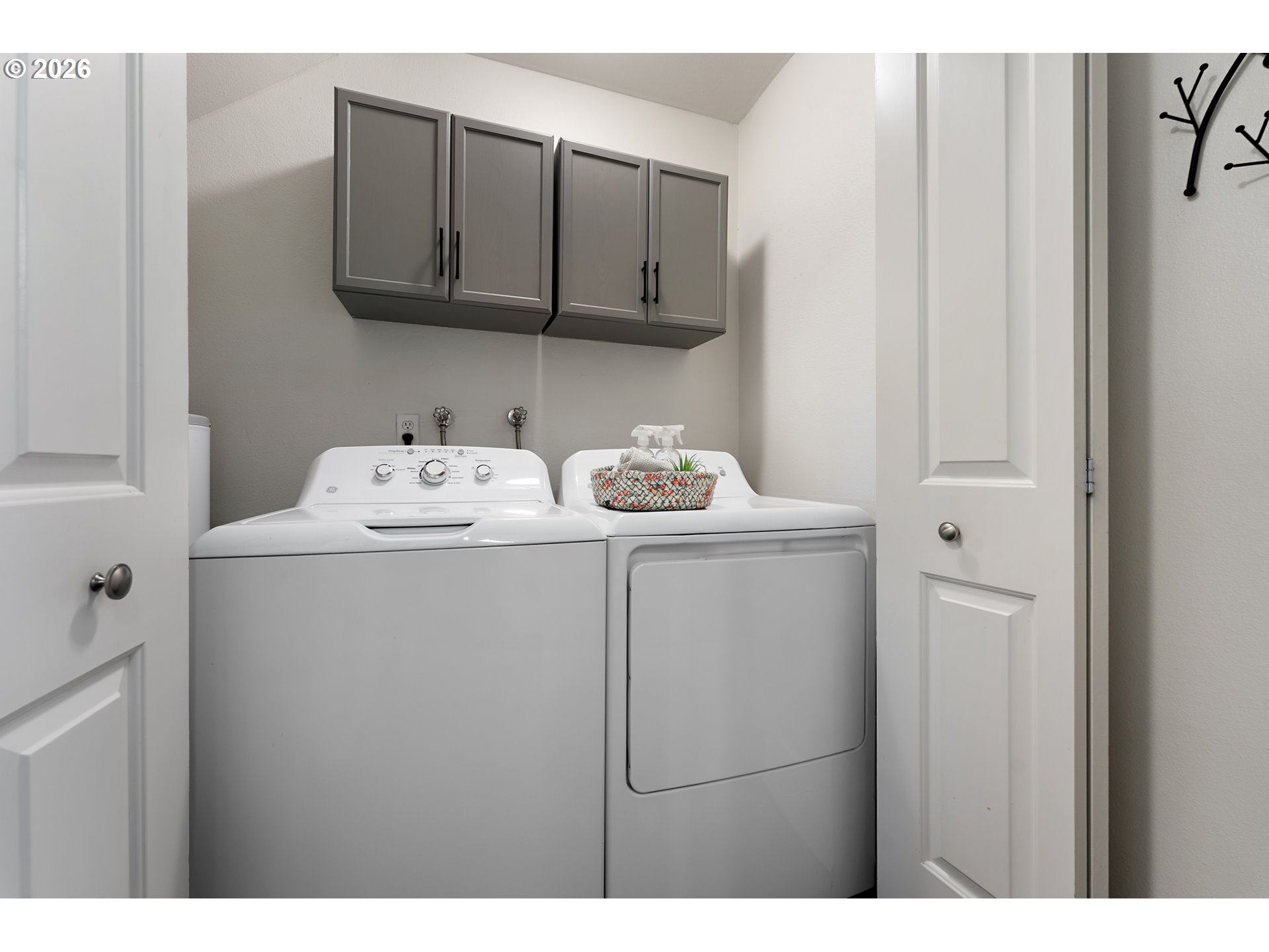 3872 BOTTICELLI ST, Lake Oswego, OR, 97035 3872 BOTTICELLI ST, Lake Oswego, OR, 97035