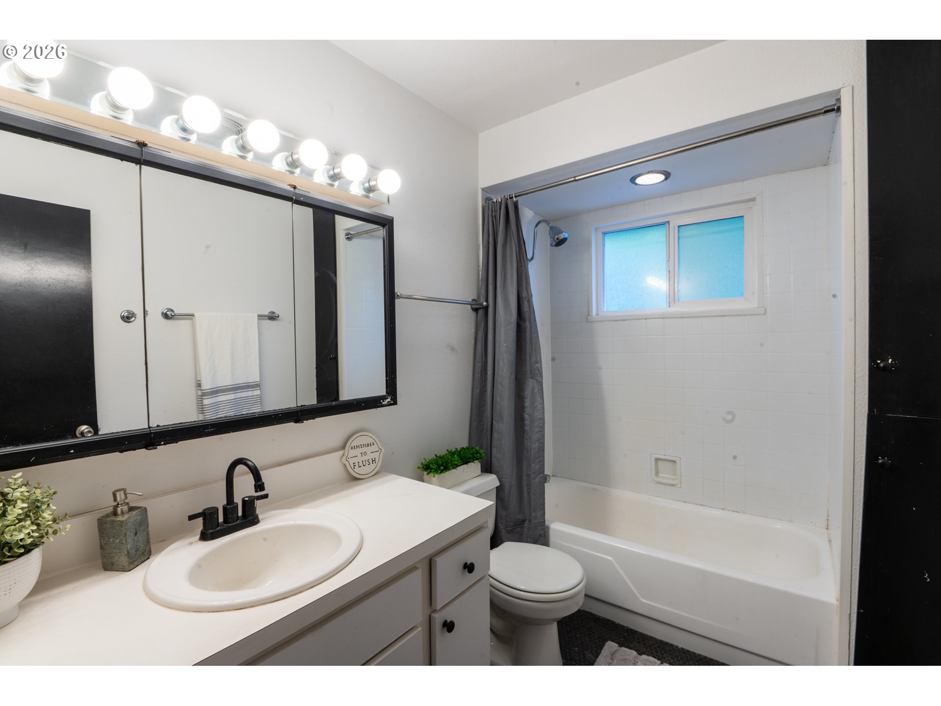 Photo #8: 631418236 Listing: Photo #8