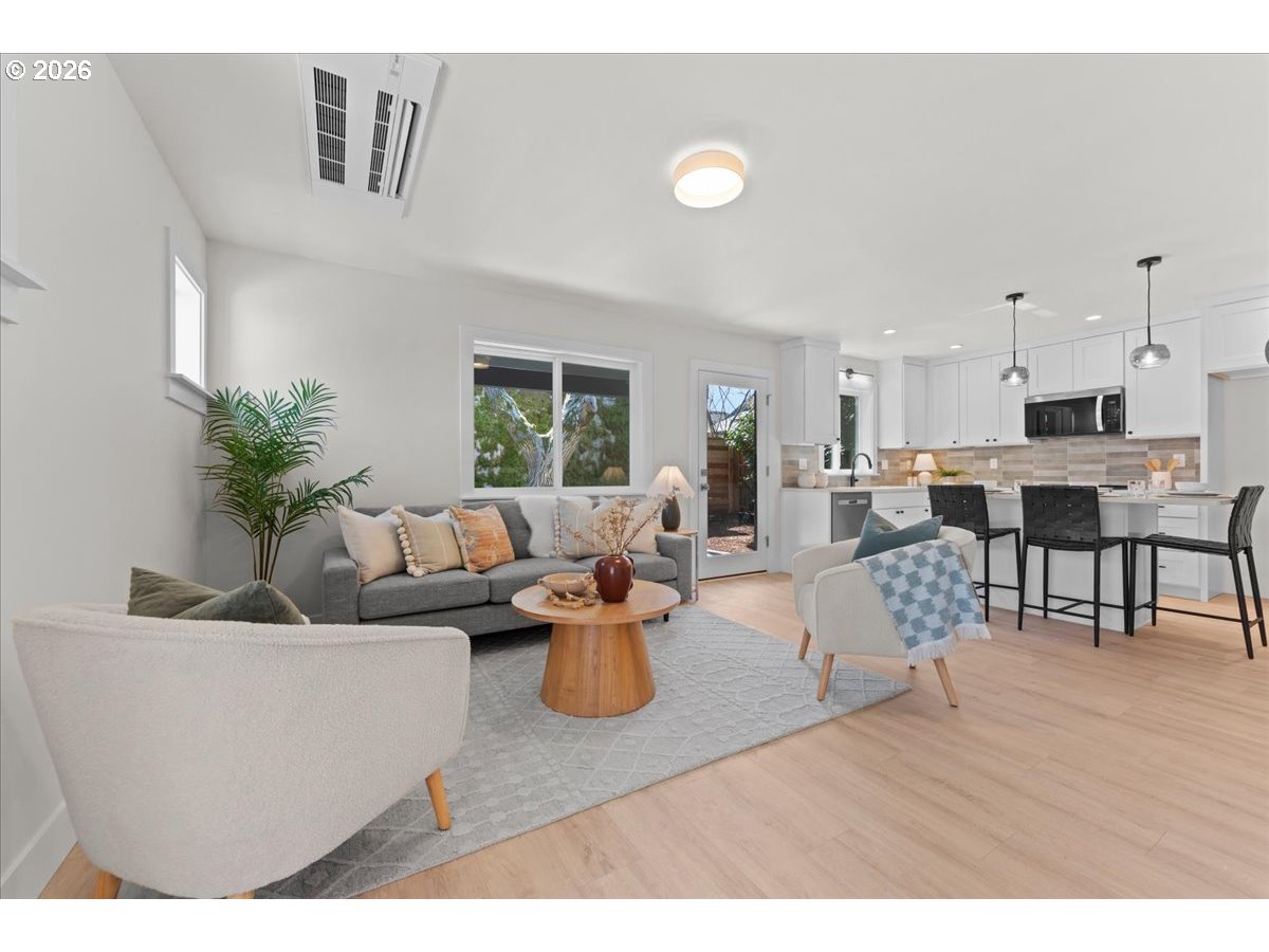 6703 SE 69th AVE UNIT C, Portland, OR, 97206