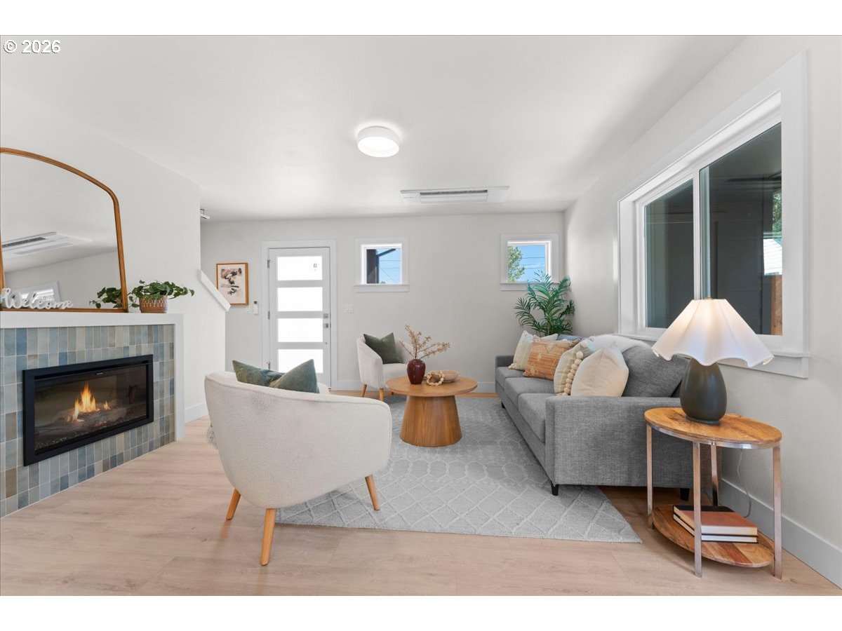 6703 SE 69th AVE UNIT C, Portland, OR, 97206