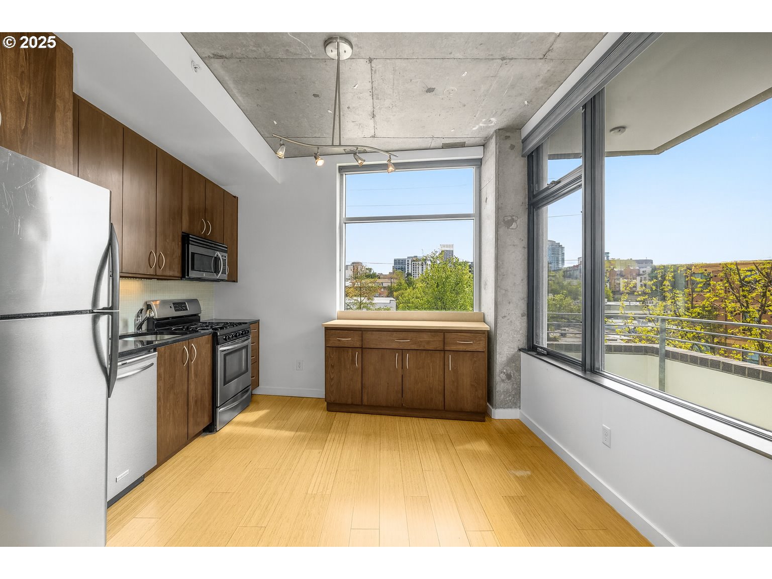 Photo #11: 631981835 Listing: Photo #11