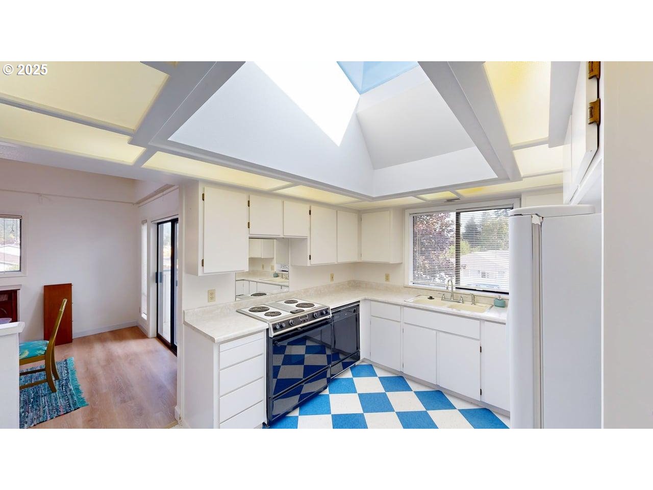 801 BROOKHAVEN DR, Brookings, OR, 97415