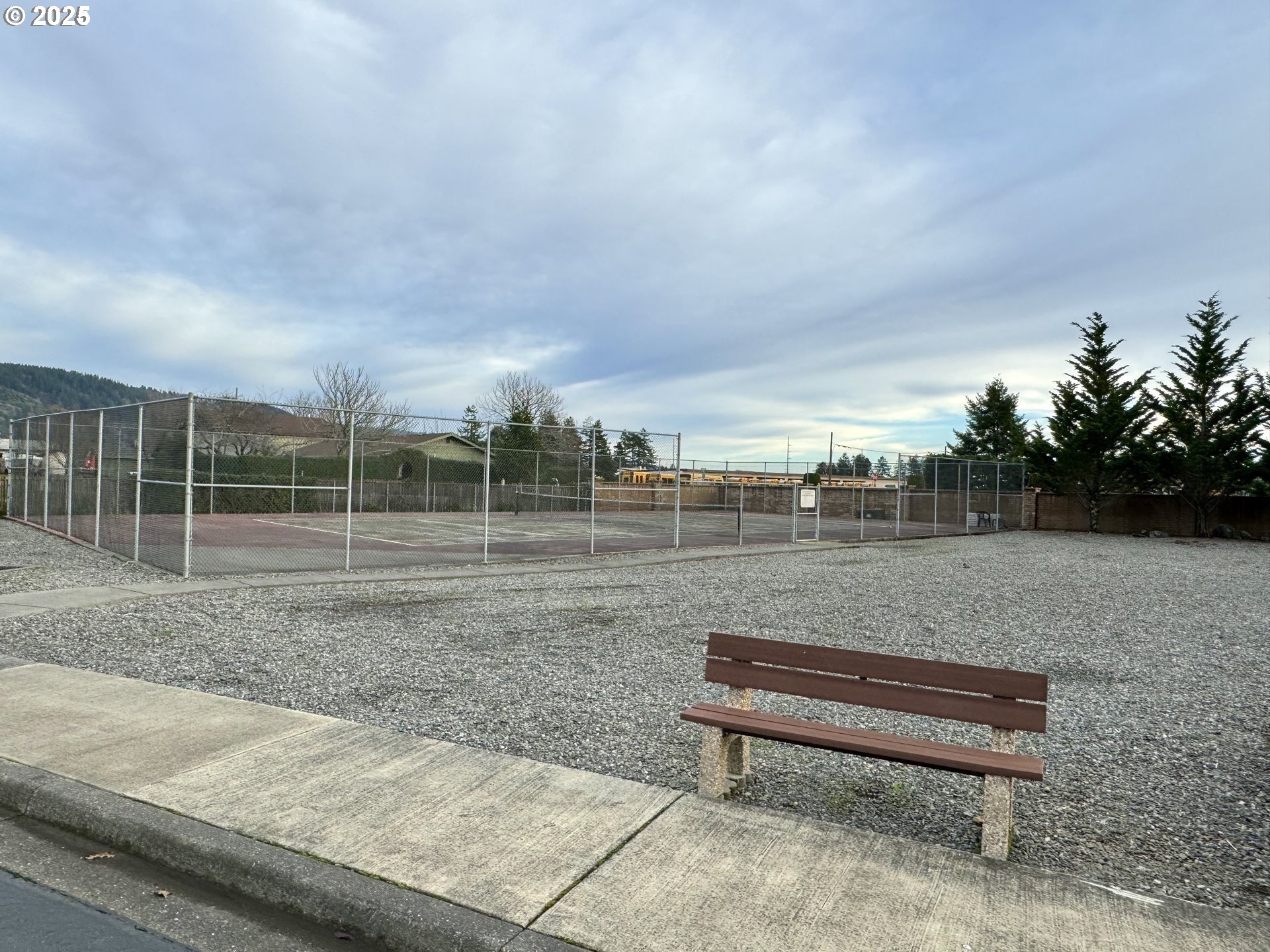 801 BROOKHAVEN DR, Brookings, OR, 97415