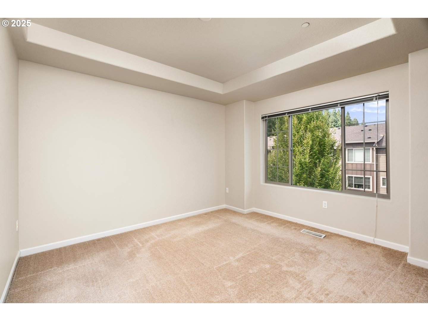 Photo #8: 633250943 Listing: Photo #8