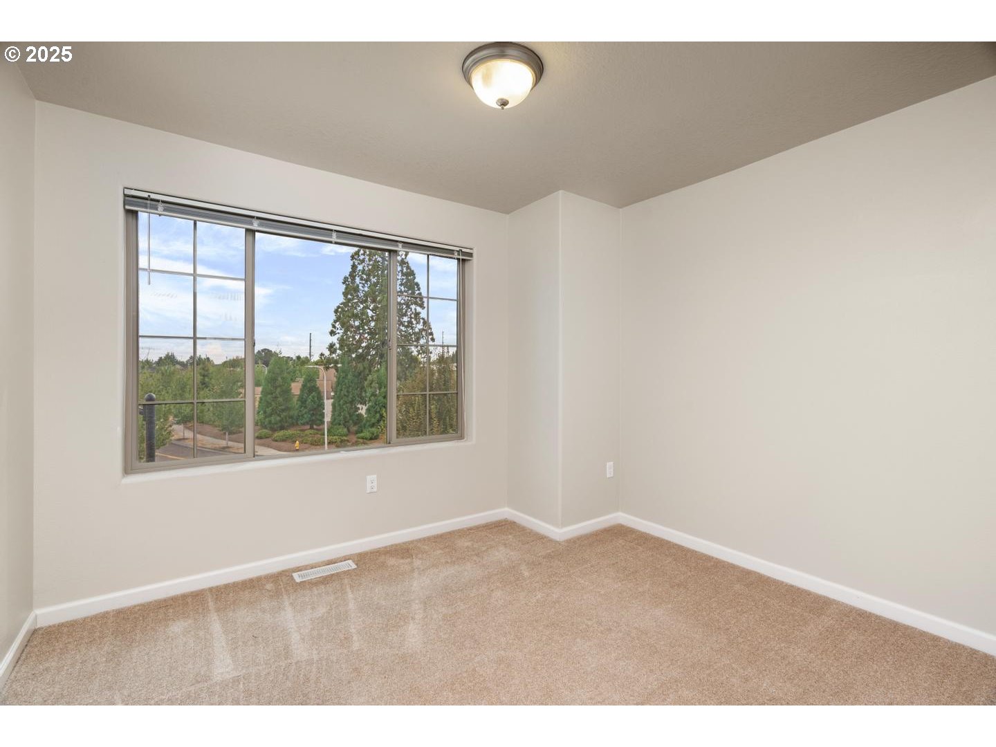 Photo #13: 633250943 Listing: Photo #13