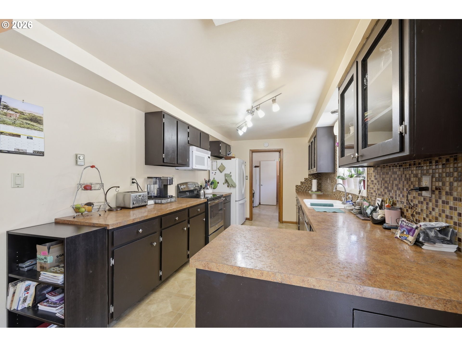 Property photo 11 of 37