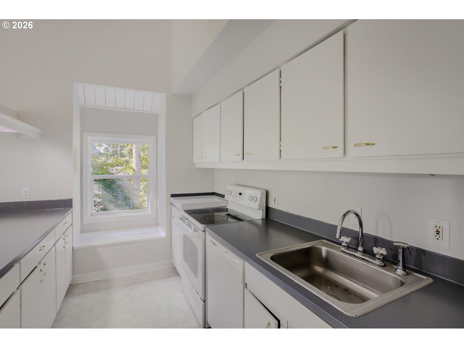 Photo #11: 634472435 Listing: Photo #11