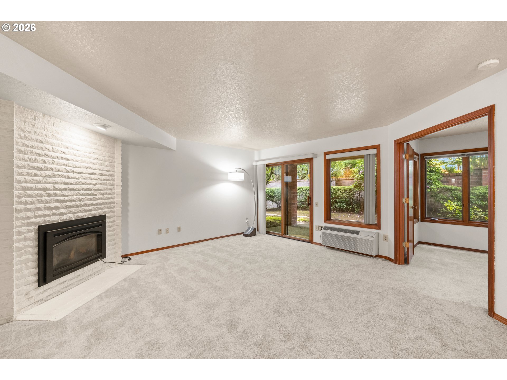 Photo #7: 635086198 Listing: Photo #7