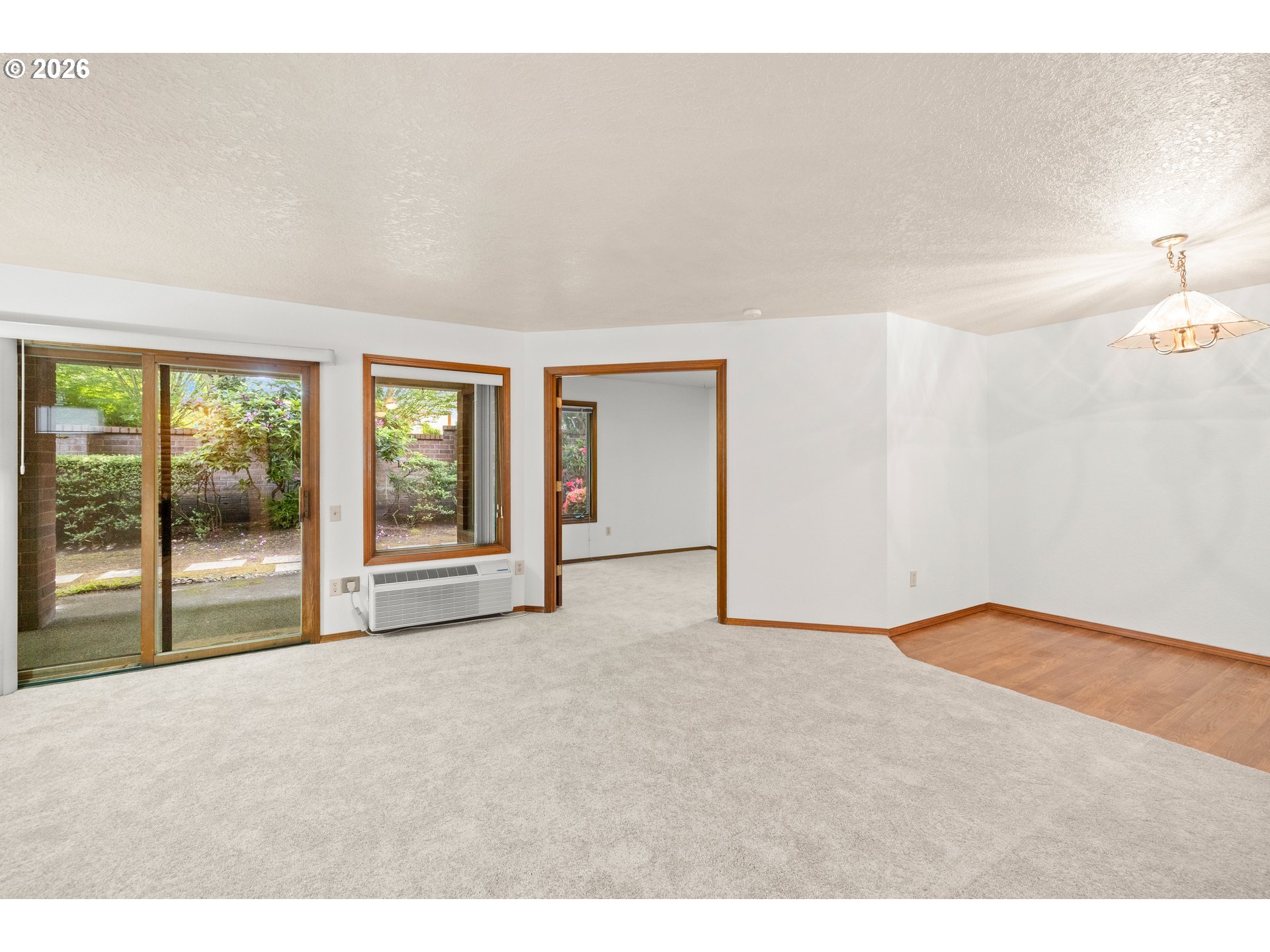 Photo #8: 635086198 Listing: Photo #8