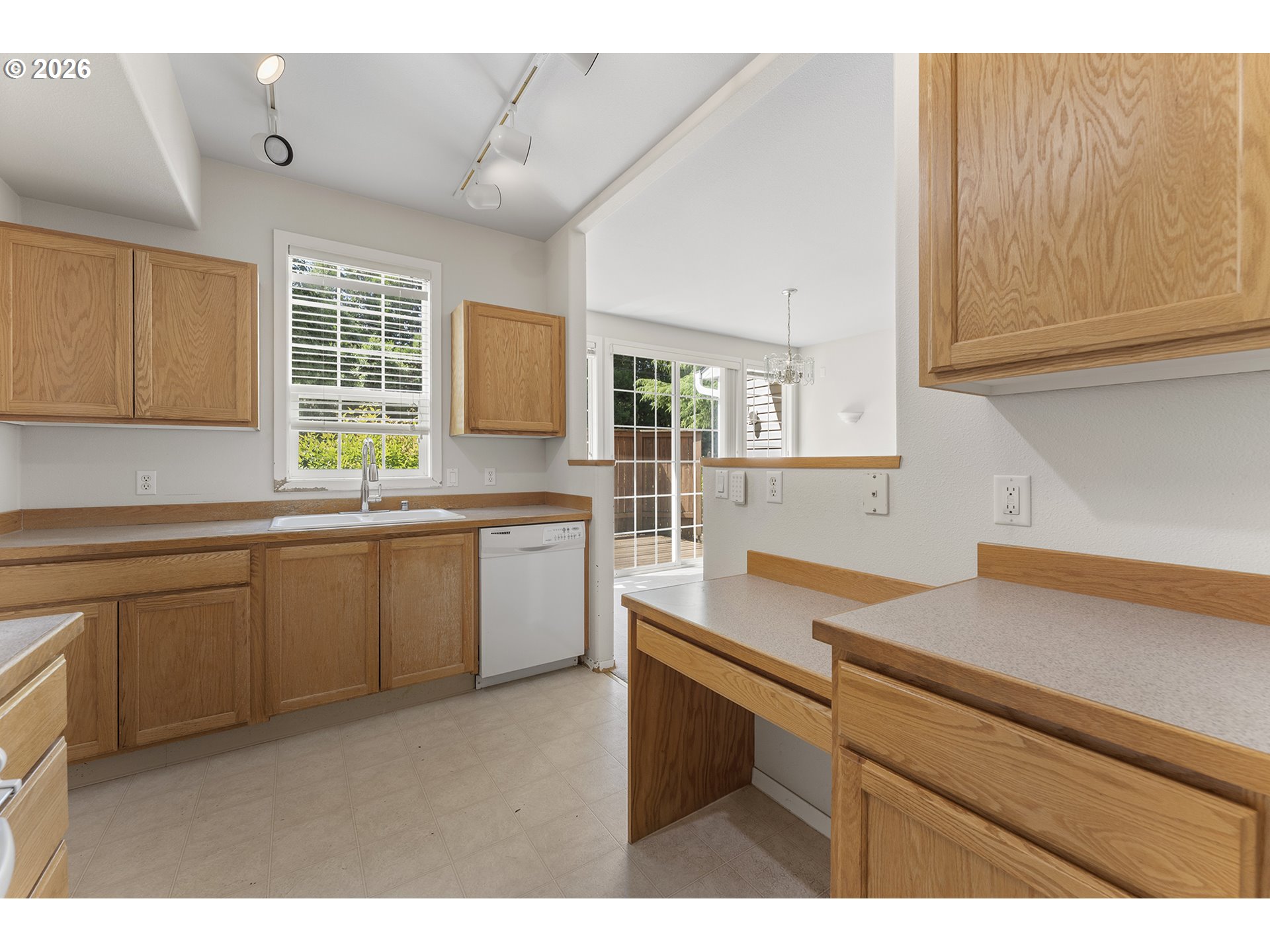 Photo #9: 635327769 Listing: Photo #9