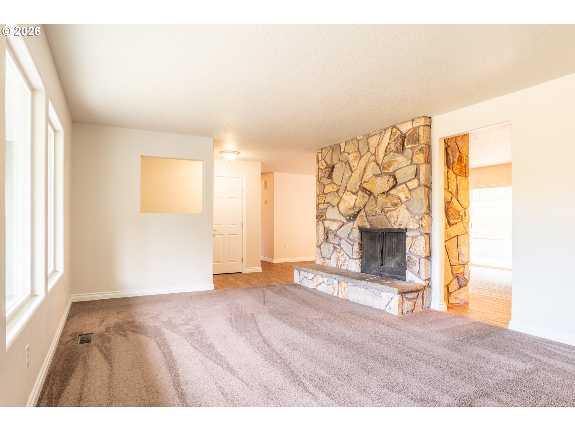 Living Room-Fireplace