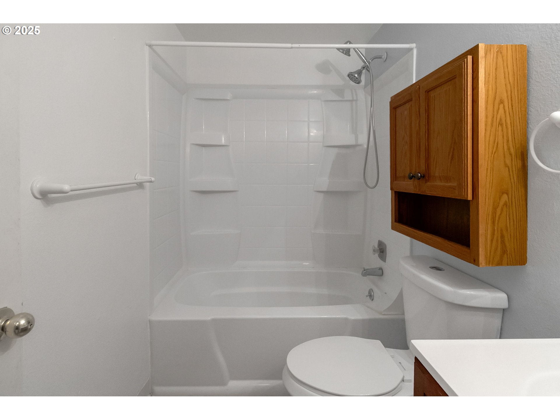 Photo #6: 636048233 Listing 