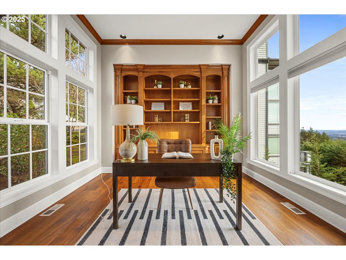 9228 NW MCKENNA DR, Portland, OR, 97229