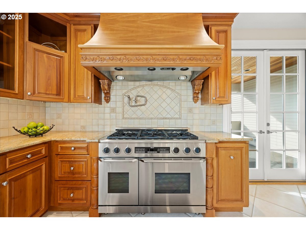 9228 NW MCKENNA DR, Portland, OR, 97229