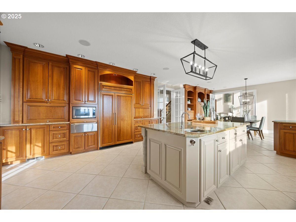 9228 NW MCKENNA DR, Portland, OR, 97229