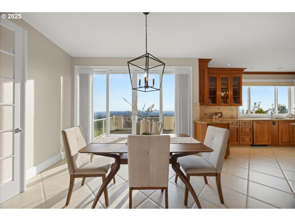 9228 NW MCKENNA DR, Portland, OR, 97229