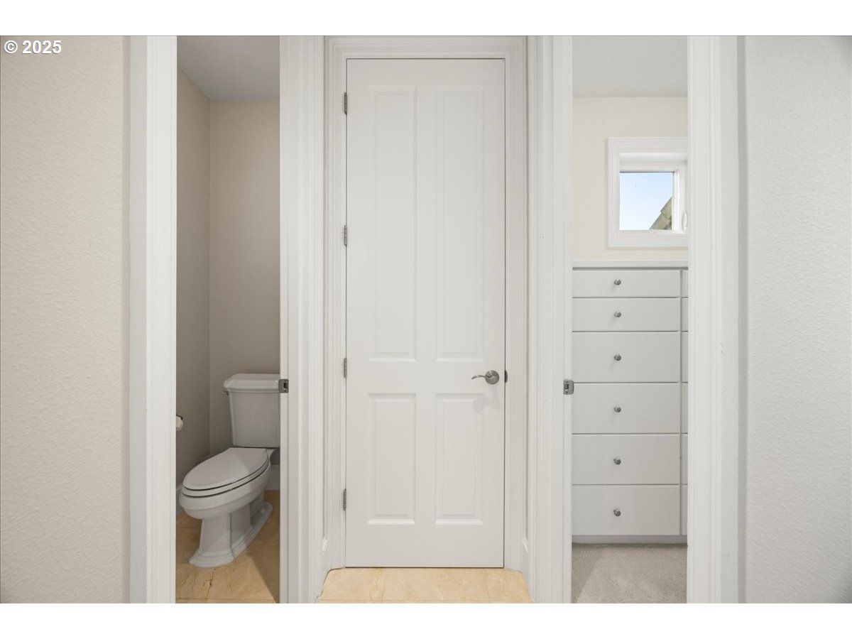 9228 NW MCKENNA DR, Portland, OR, 97229