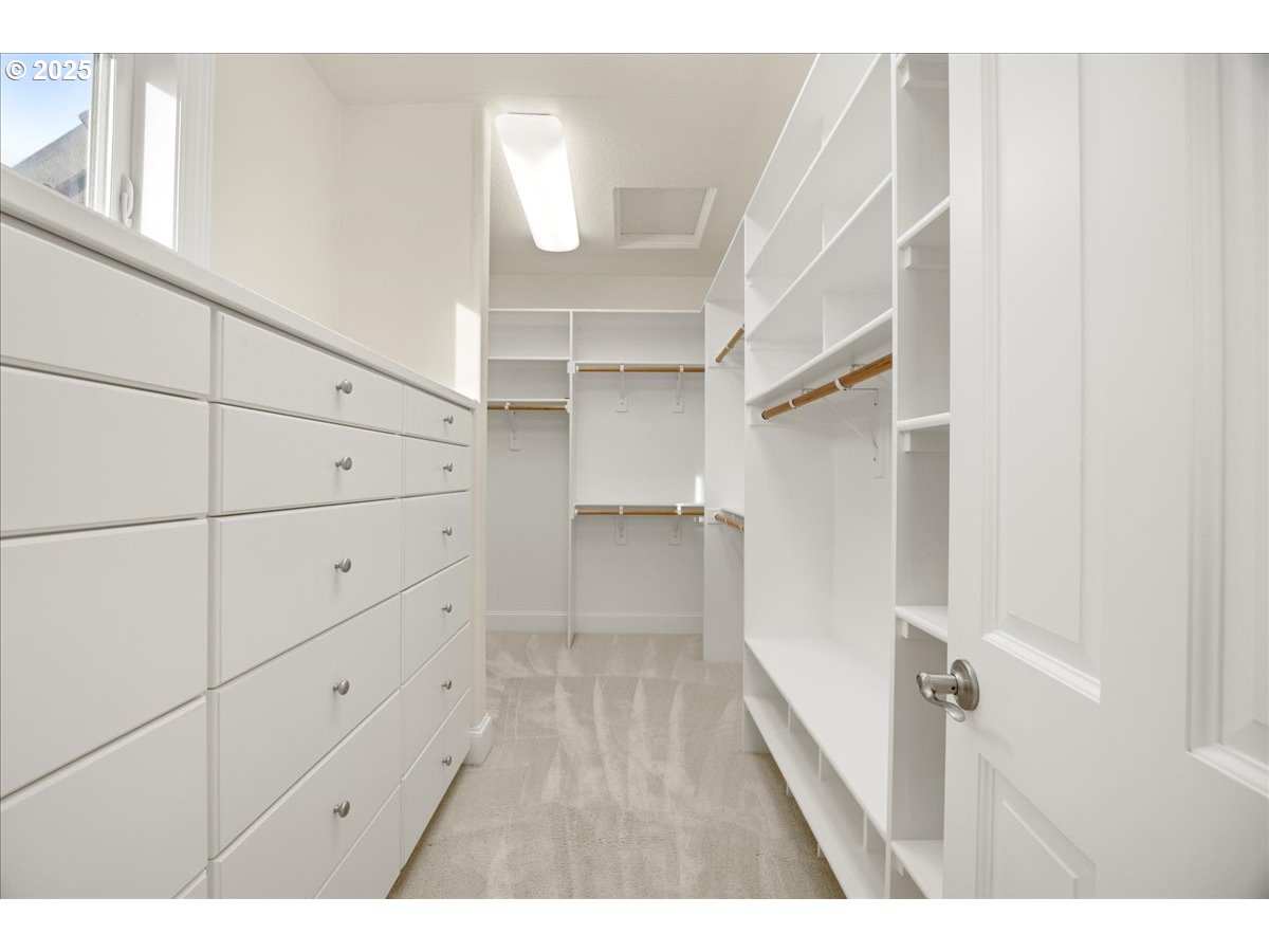 9228 NW MCKENNA DR, Portland, OR, 97229