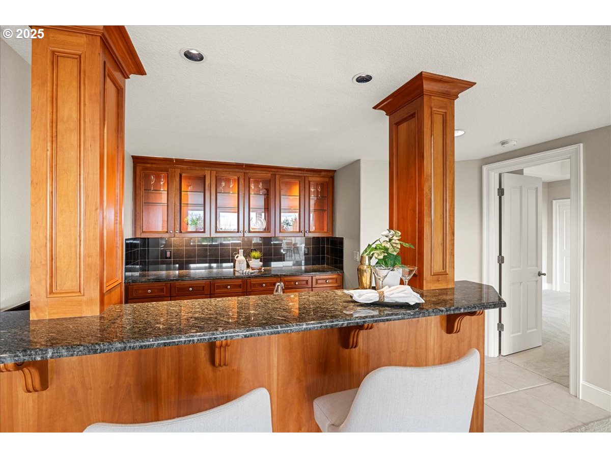 9228 NW MCKENNA DR, Portland, OR, 97229