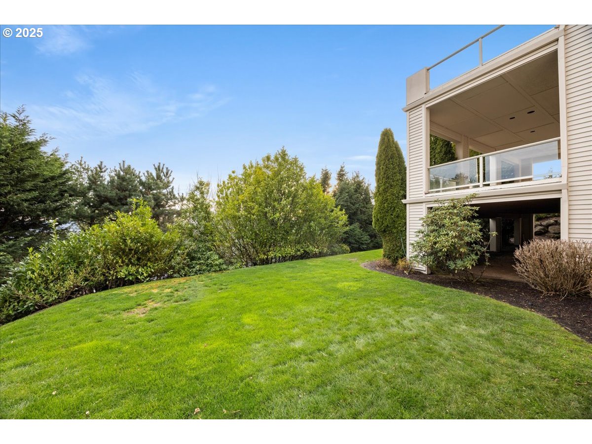 9228 NW MCKENNA DR, Portland, OR, 97229