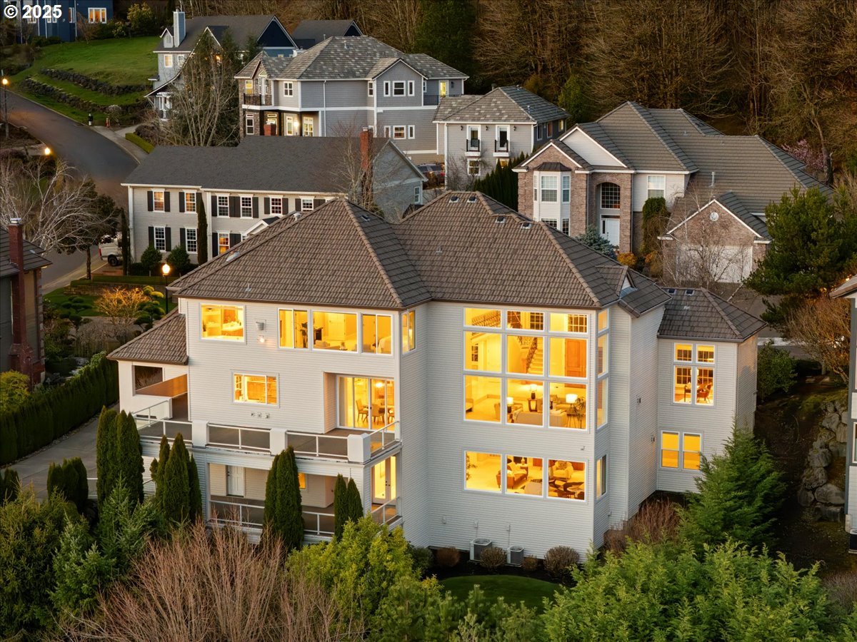 9228 NW MCKENNA DR, Portland, OR, 97229