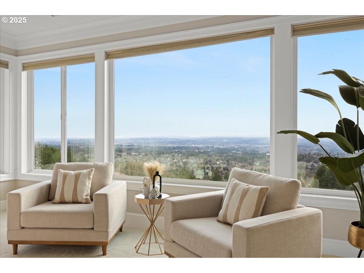 9228 NW MCKENNA DR, Portland, OR, 97229