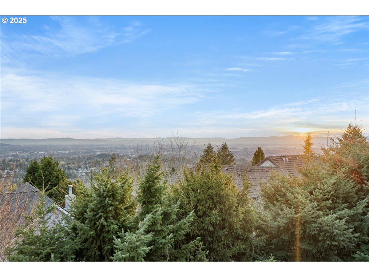 9228 NW MCKENNA DR, Portland, OR, 97229